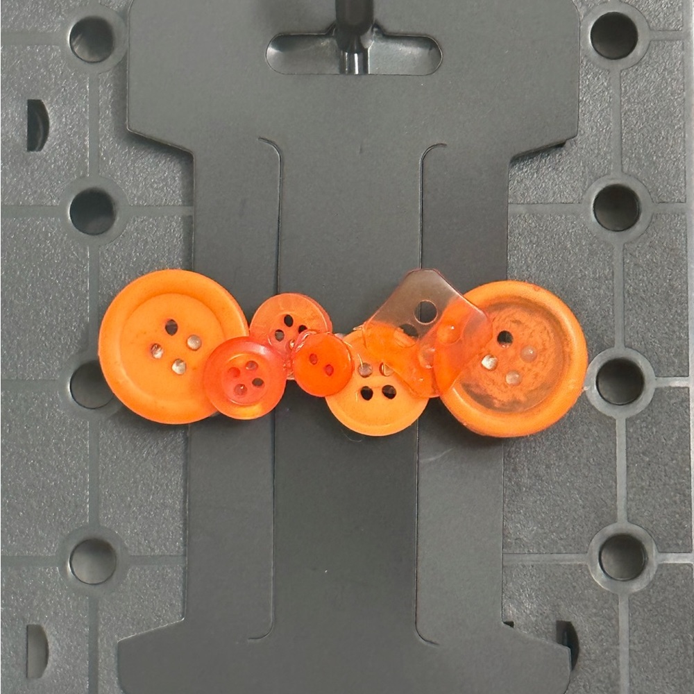 🔸Orange Button Hair Clip! 🔸
